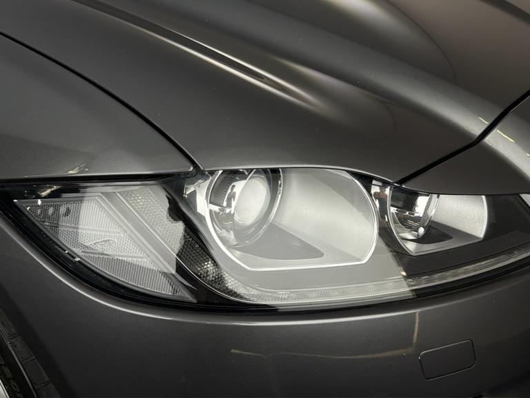 Jaguar Xf Photo bsapi-af0afb559b5e807277afc3676a2041b1fe78d910.jpg