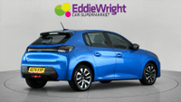PEUGEOT 208 Photo 6