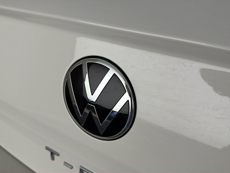 VOLKSWAGEN T-ROC Photo bsapi-b07988ee9e27d539301f4efba7c13c8085edaf26.jpg