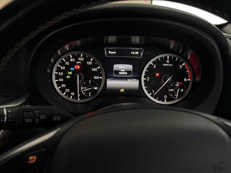 INFINITI Q30 Photo bsapi-b08d6c8dd793b10104b103bf26f83a8665f675f5.jpg