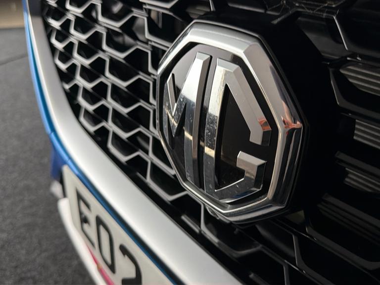 MG Mg Zs Photo bsapi-b10864232f98512f3249a4fb58941103f1335a93.jpg