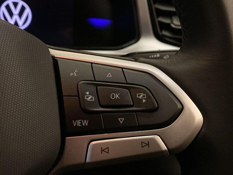 Volkswagen T-ROC Photo bsapi-b15fc8873f7946aa26c6b7a24f8d50a271c9f736.jpg