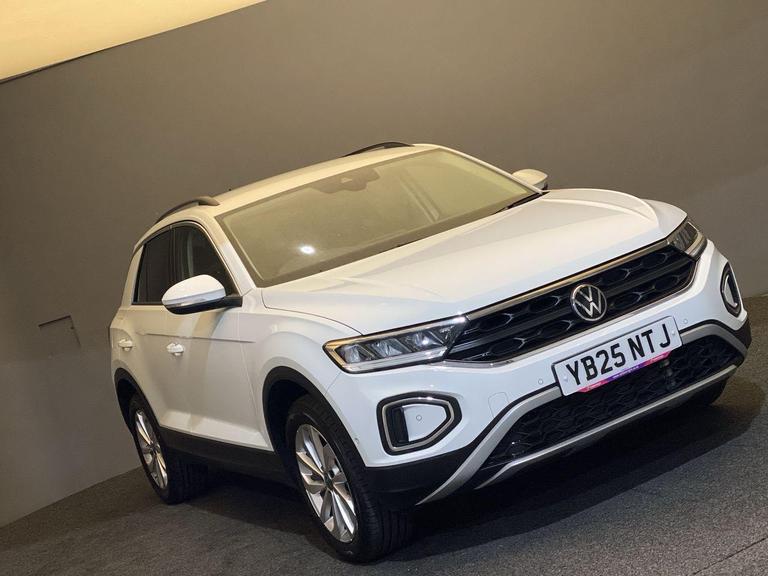 Volkswagen T-ROC Photo bsapi-b17130a34e250db56fcd5a981c5d68375f761da1.jpg