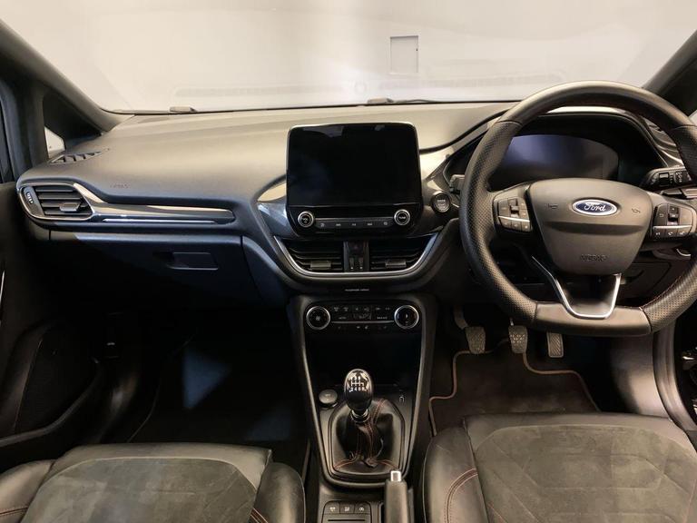 Ford FIESTA Photo bsapi-b1aec4e1b54247dba483eb5b2f47029a443e5edc.jpg