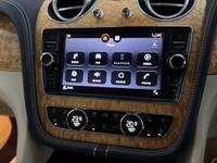 Bentley BENTAYGA Photo 26