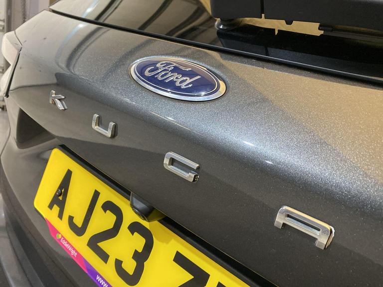 Ford KUGA Photo bsapi-b22921beb65af79d3a7dfb907e3761bb402e74c3.jpg
