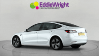 TESLA Model 3 Photo 4
