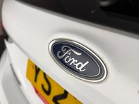 Ford FIESTA Photo 24