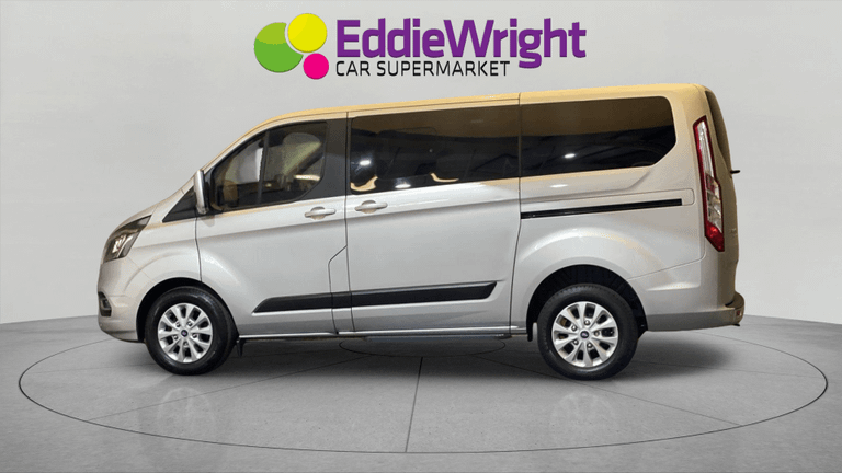 FORD TOURNEO CUSTOM Photo bsapi-b31a57f95fa344e842a6dad2a8def4a8105fb53f.jpg