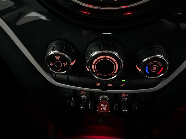 MINI COUNTRYMAN Photo bsapi-b388a34a98ac9fdac6fed7fc9ea1750cb4bef788.jpg