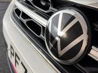 Volkswagen T-Roc Photo 15