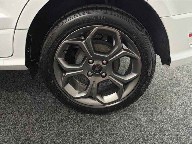 FORD ECOSPORT Photo bsapi-b4e0664c180b9edc063267a5acb194649461738c.jpg