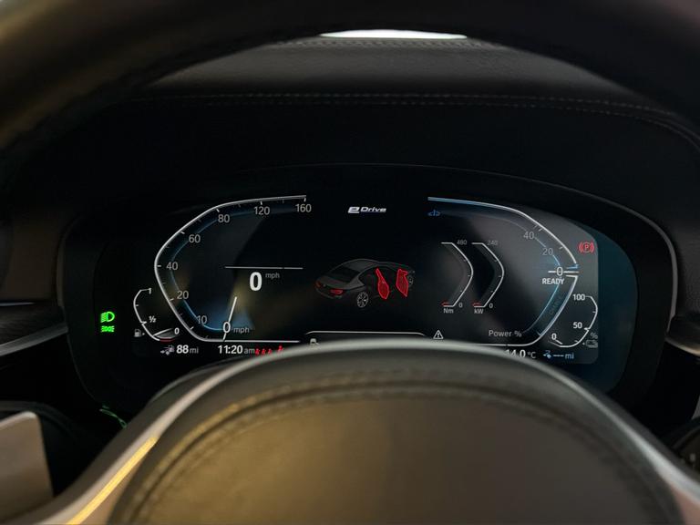 BMW 5 Series Photo bsapi-b5158fc208c45bdbb7d489cbdf3c6eb7e0d0d77e.jpg