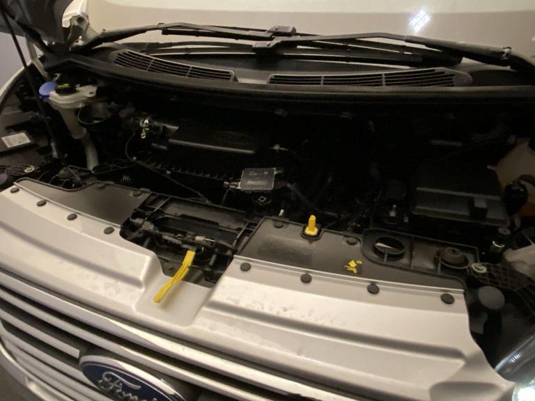 FORD TOURNEO CUSTOM Photo bsapi-b53d46fd2e2dd5cbc246f908f56df60fd2b0f2f5.jpg