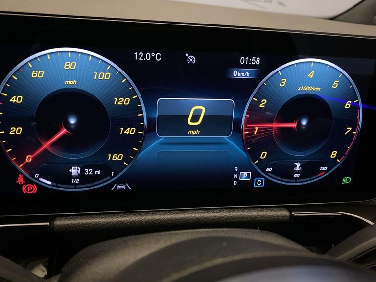 MERCEDES-BENZ GLA Photo bsapi-b578b28e7f2cf3ad5b21ceee5ddf8c084757291a.jpg