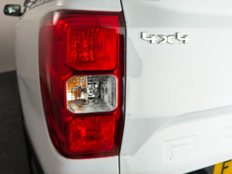Ford RANGER Photo bsapi-b587841efc4a488edc8e295fbc85990838c00c7f.jpg