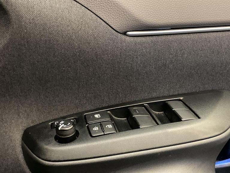 TOYOTA YARIS CROSS Photo bsapi-b5ab8b6a4f907ca8b90c8bfe13a28a005d1c44df.jpg
