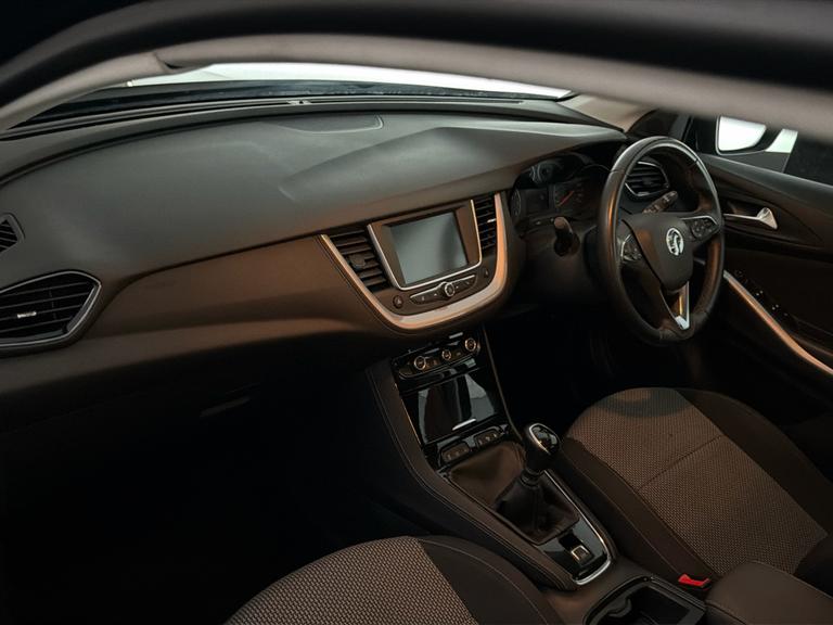 VAUXHALL Grandland X Photo bsapi-b5fb1d7f6f98497078e212e274d5c64add6d4f55.jpg