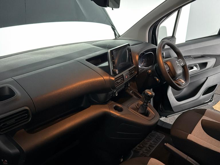 Citroen Berlingo Photo bsapi-b66838121d2dafc6f1b63b657a79a71fe66c3cb1.jpg