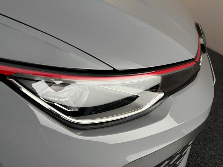 Volkswagen GOLF Photo bsapi-b6e8d8fcb7d509aeeb9e470a369b2672b3716918.jpg