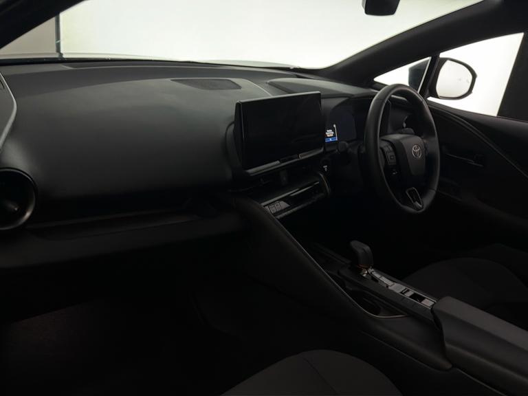 TOYOTA C-HR Photo bsapi-b753328409a7d596a9748becc13a9432921fe61a.jpg