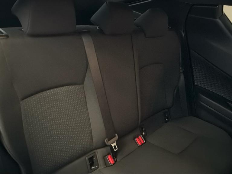 Toyota C-HR Photo bsapi-b85a07f30da1fb1d0950937d1679a3f8355f40af.jpg