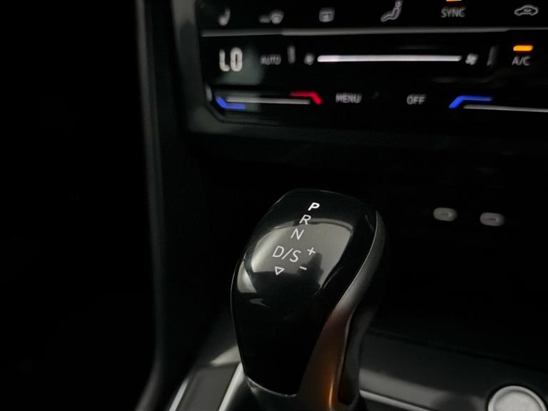 Volkswagen TIGUAN Photo bsapi-b8d7bf752ddb6600f6f5a025a931f31c00734f80.jpg