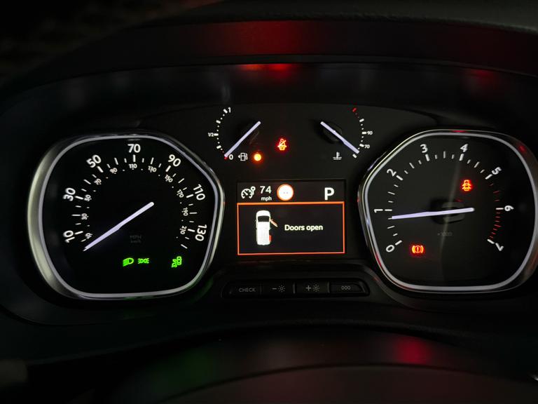 Citroen Spacetourer Photo bsapi-b900ef7994d5251409698b84060312c8eb75a6bf.jpg