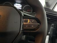 PEUGEOT 208 Photo 31