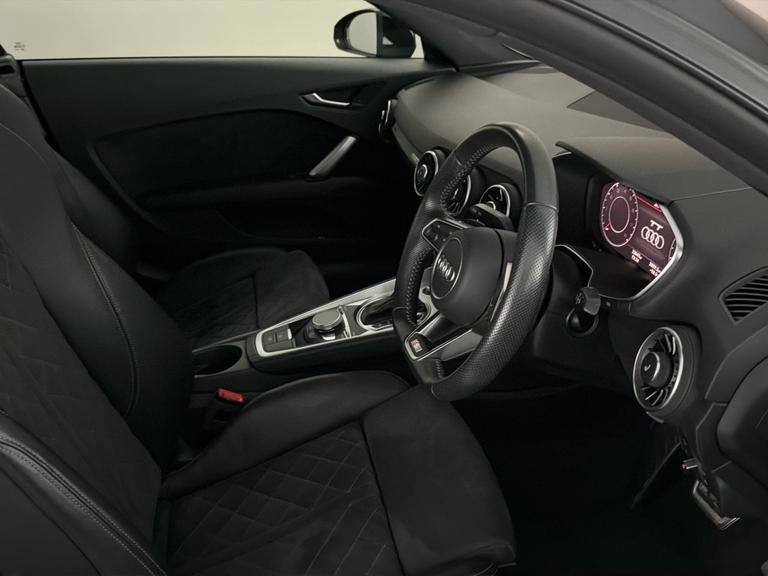 AUDI Tt Photo bsapi-b96a932676672e36a8e99ddd1d83b2ae9c13ae71.jpg