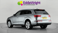 AUDI Q7 Photo 3