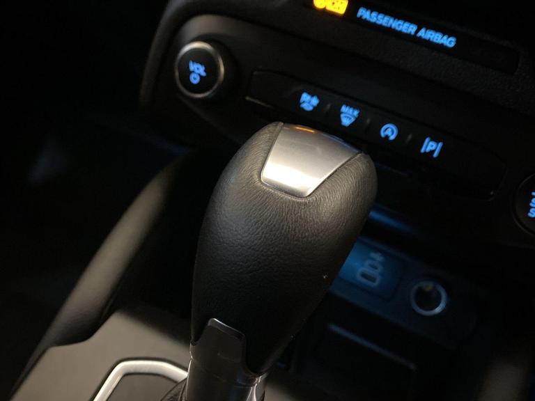 Ford FOCUS Photo bsapi-bbc018fd7f3958acf0fddb171170863d642b7ab1.jpg