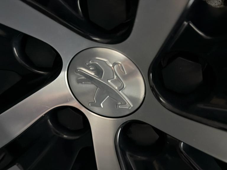 PEUGEOT 3008 Photo bsapi-bc9a28dd28723c298efc35286f2073ad76d96580.jpg