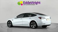 TESLA Model 3 Photo 4