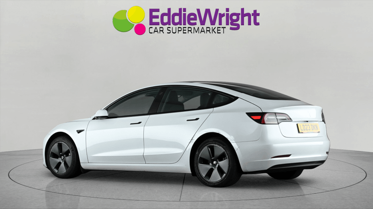 TESLA Model 3 Photo bsapi-bce8ddac4d3562e53b554be7fd1187844c040aed.jpg