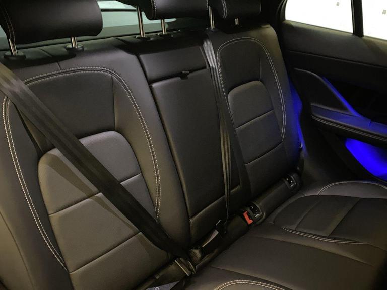 JAGUAR I-PACE Photo bsapi-bd24facb8196eee07f9137edd35f5b4e0ecc9b9a.jpg