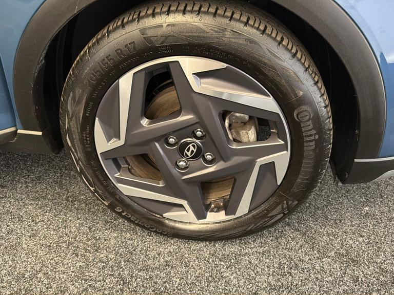 HYUNDAI BAYON Photo bsapi-bddf9c2e0679e8ad388c25c3374135d61c254933.jpg