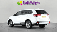 MITSUBISHI Outlander Photo 4