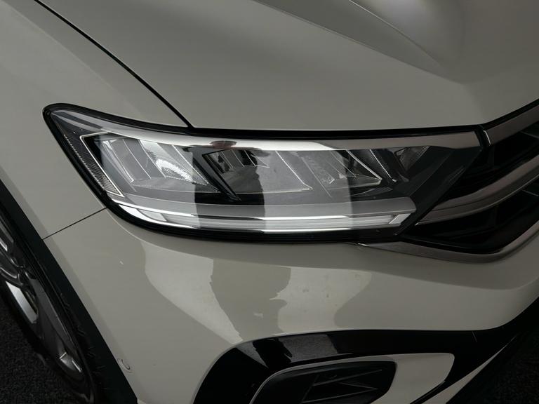 VOLKSWAGEN T-ROC Photo bsapi-bea878df114c060b1087c19808f9aac0b6025833.jpg