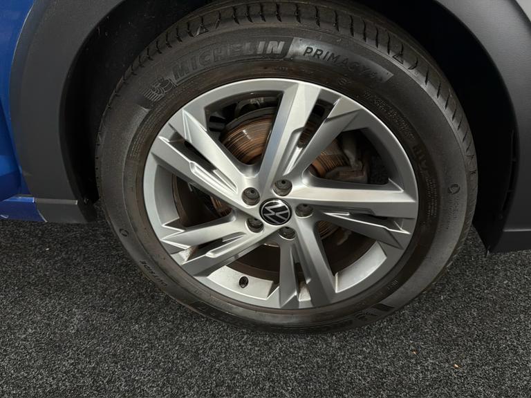 Volkswagen TAIGO Photo bsapi-beccd8b11412fadb1a5cc3219d55248d44350102.jpg