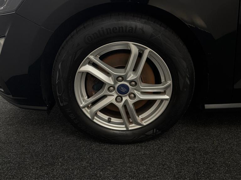 FORD Focus Photo bsapi-c237254d1d34bf3de1fd6595a4e659427bd8cd68.jpg