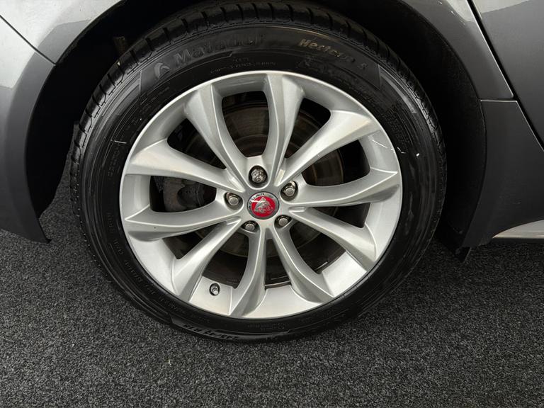 Jaguar Xf Photo bsapi-c2a247b7d919e7a4819f3ad0b5c4085b154965cf.jpg