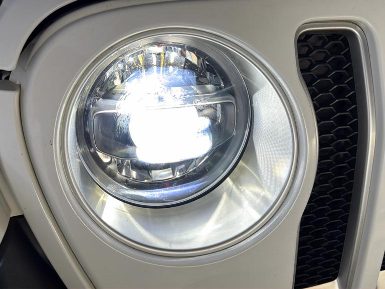 JEEP Wrangler Photo bsapi-c2e4a793fdef94c537625cab979863b4ecaaaec3.jpg