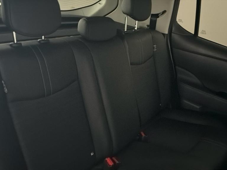 NISSAN LEAF Photo bsapi-c35076c3324527be235341ef2b36902071bad75c.jpg