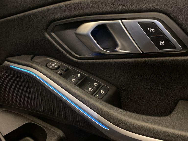BMW 3 SERIES Photo bsapi-c35a934fcaba6bdaca850c8b242df1732d4d5b7c.jpg