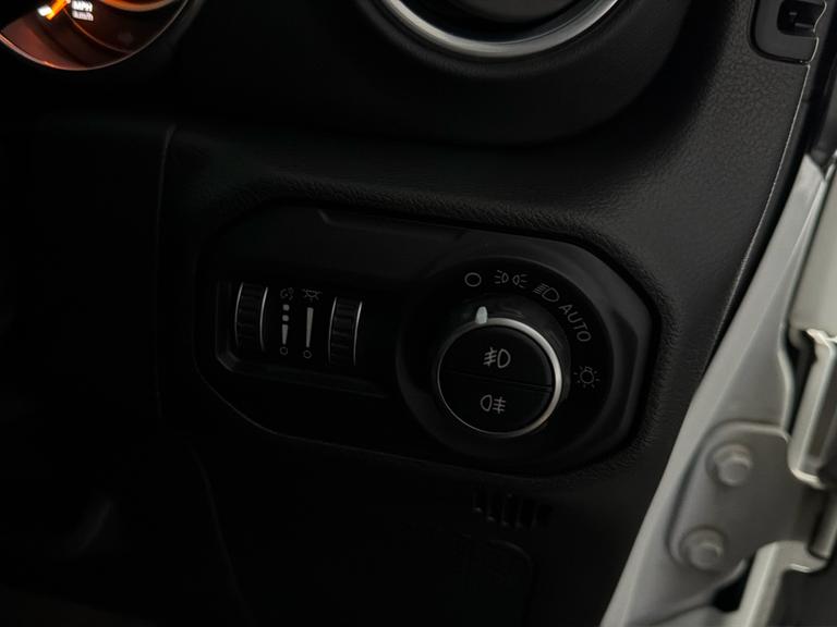 JEEP Wrangler Photo bsapi-c4004e705dce1b9935d98b4b0dd8e153a596f482.jpg