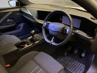 VAUXHALL ASTRA Photo 3