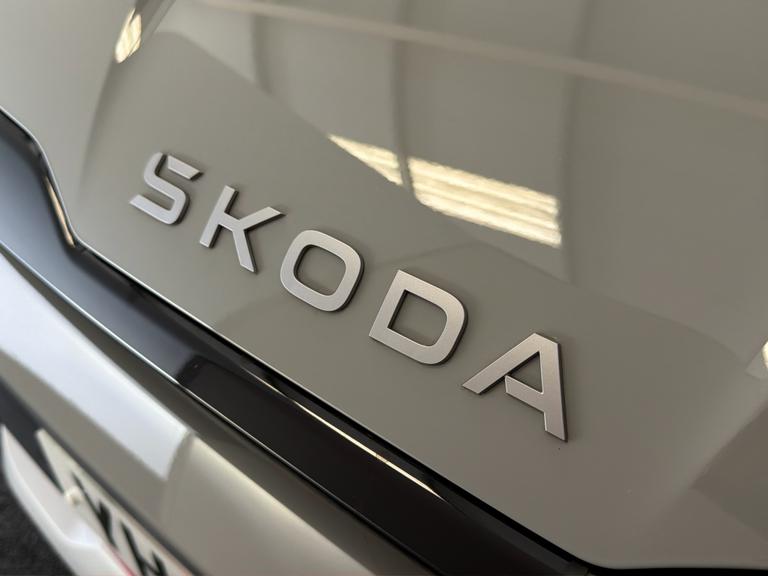ŠKODA ELROQ Photo bsapi-c4cbd8b2e43775c70ec98de231f2ca0b198c76c6.jpg