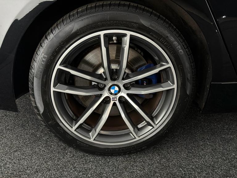 BMW 5 Series Photo bsapi-c61c754b02e9073c3e6788844d9a7e84585ffa7f.jpg