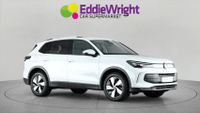 VOLKSWAGEN Tiguan Photo 6